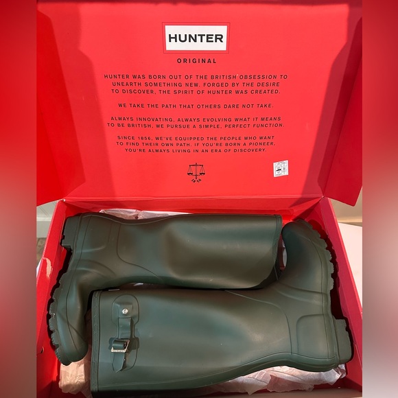 Hunter boots. With fleece boot socks. - Picture 4 of 6
